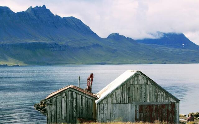 Urðartindur Guesthouse