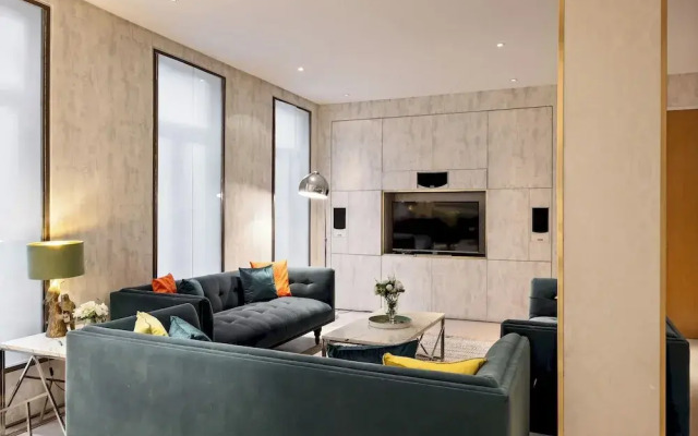 Park Lane 4-bed Huge Designer pad