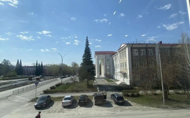 Желтый Нарцисс на улице Уральская