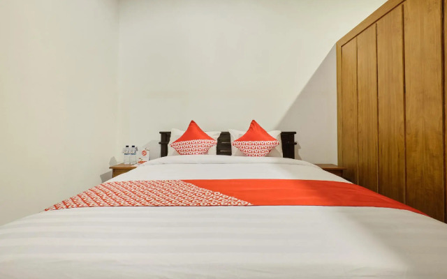 OYO 2519 Mayang Garini