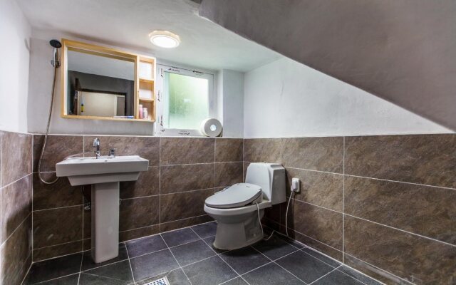 Single Story Capsule Hotel