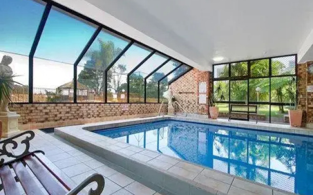 Thornton Tower Apartments