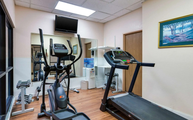 Quality Inn I-70 Near Kansas Speedway