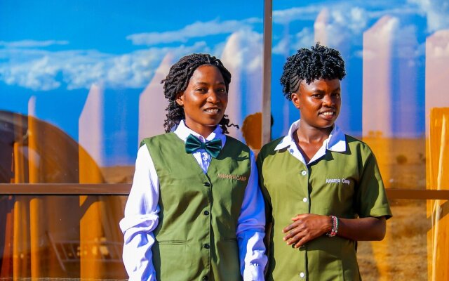 Amanya 2-rooms Lioness Family