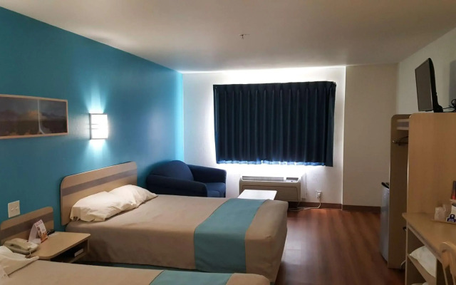 Motel 6 Las Cruces, NM - Telshor
