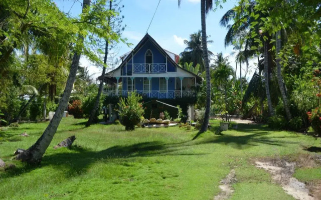 Islander House On Rocky Cay Beach