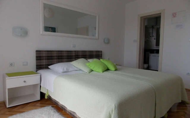 Jele Rooms