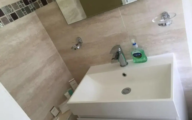 Studio in Victoria, London