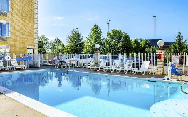 Quality Inn & Suites CVG Airport