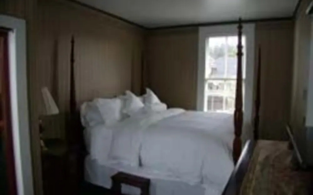 Nicholson House Inn