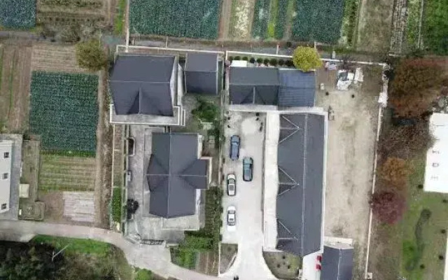 Huangjiaxiaoyuan B & B