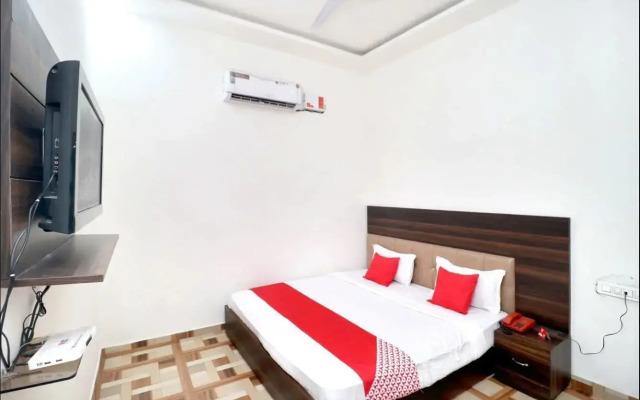 OYO 16379 Hotel LivInn Hub