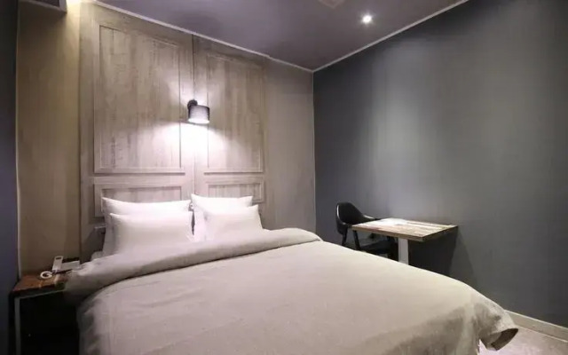 Gumi Indong Hotel Comma