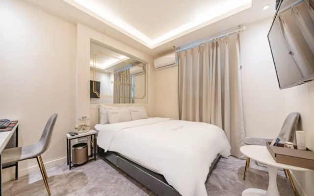 DK Hotel