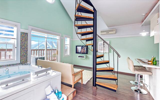 Hoengseong Hello412 Pension