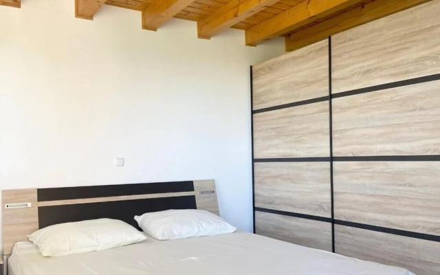 Žare - With Garden - A2