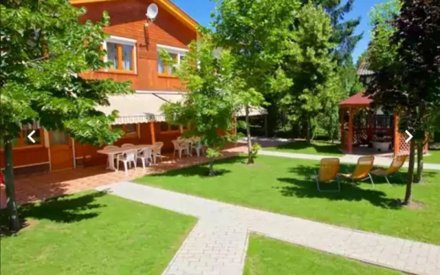 Zoli Apartmanok-Bródy 51-53
