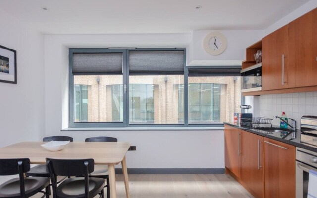 Stylish 1 Bedroom Apartment in Holborn in a Great Location