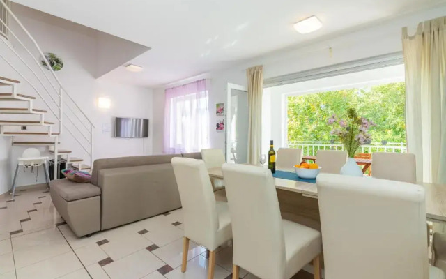 Apartment Lovorka 5