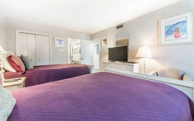 Leeward 308 at Edgewater