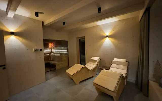 Holiday Home in Roprachtice With Sauna & Jacuzzi
