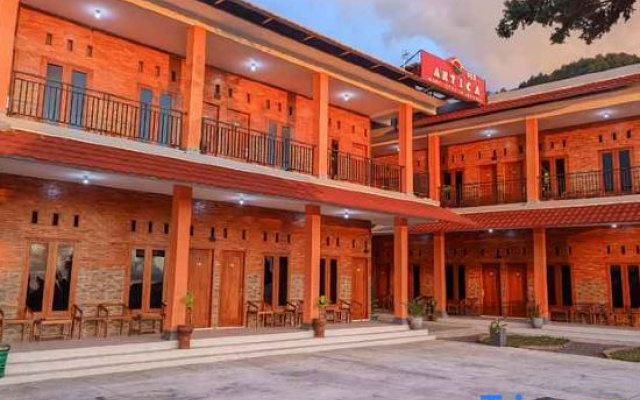 Artica Hotel & Homestay
