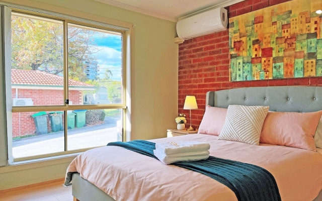 Ringwood 2BR Home – Guest Rooms – Melbourne