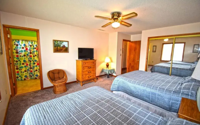 Fountain Road 13701 3 Bedroom Home by RedAwning