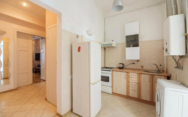 Апартаменти біля площі Ринок