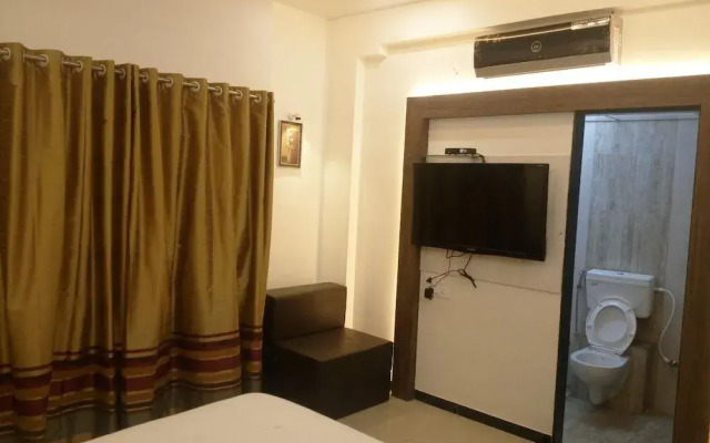Hotel Pushpak Park