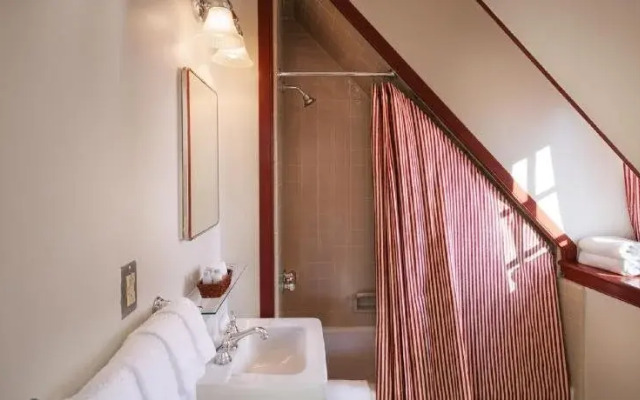 Отель Colonial Houses, an official Colonial Williamsburg