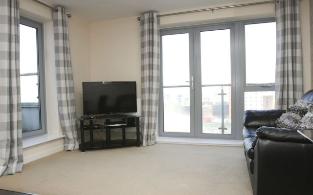2 Bed Modern Apartment-Wilmington Close