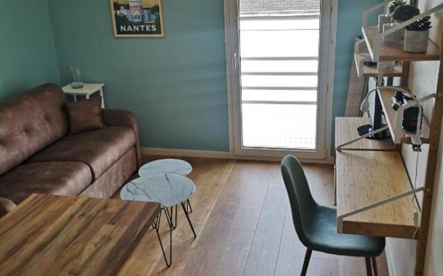 Joli studio - Parking Privé - WIFI