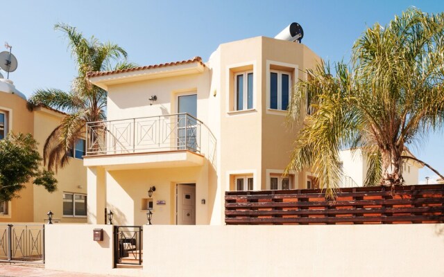 Natalie Villa CL 41