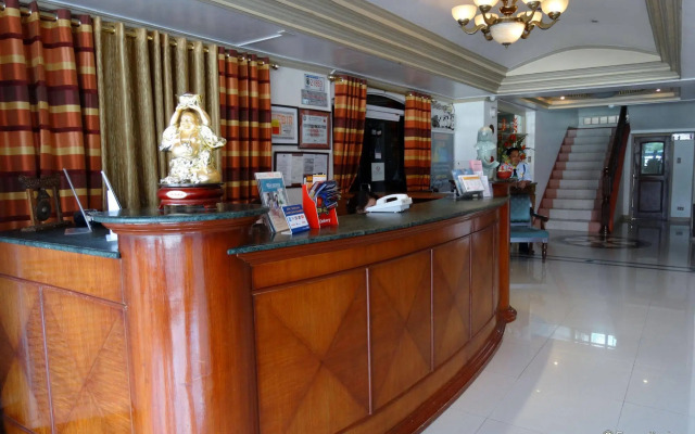 Orange Grove Hotel