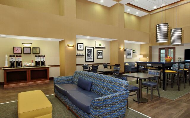 Hampton Inn & Suites Madisonville