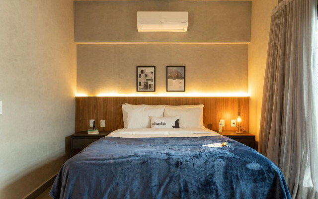 Charlie Oscar Freire