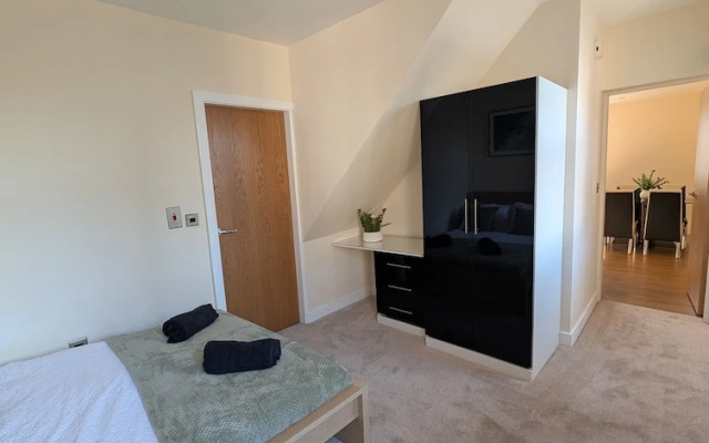 Upperhead Row Apartment