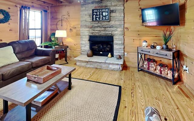 Sunset Lodge, 3 Bedrooms, Hot Tub, Fireplace