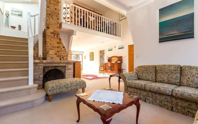 3 Bedroom Family Home With Harbour Views in Westmere