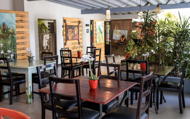 Airport Costa Rica B&B