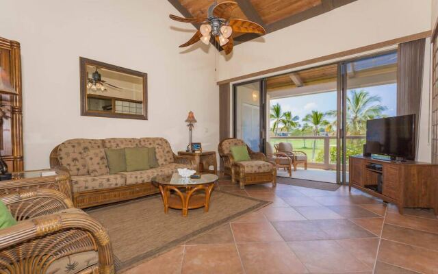 Surf & Racquet Club #6-303