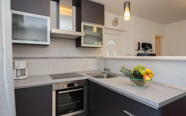Holiday house Andre - swimming pool Nerezisca, Island Brac
