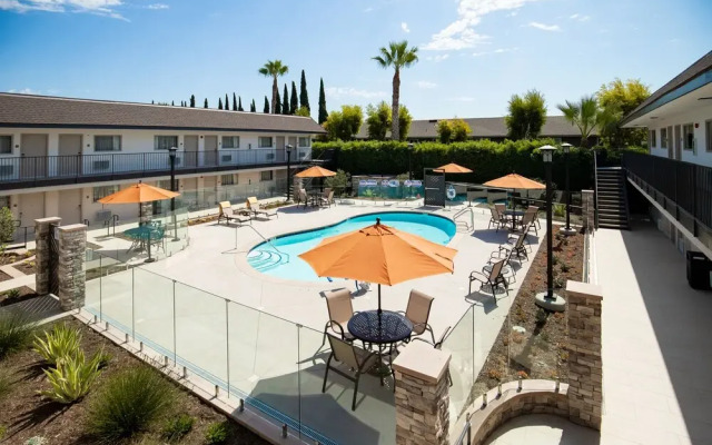 Orange Grove Inn