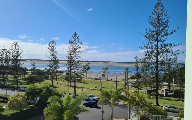 Crystal Bay on the Broadwater