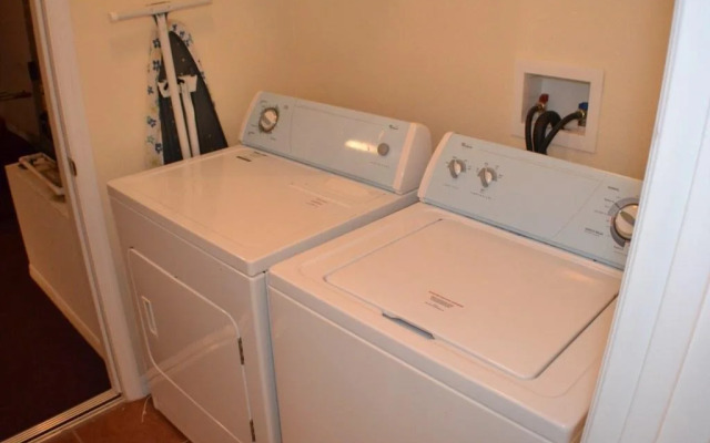 Windwood Bay-Mickey's Safari Adventure House