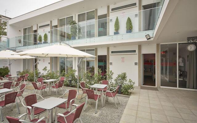Welcome In - Suites & Hostel