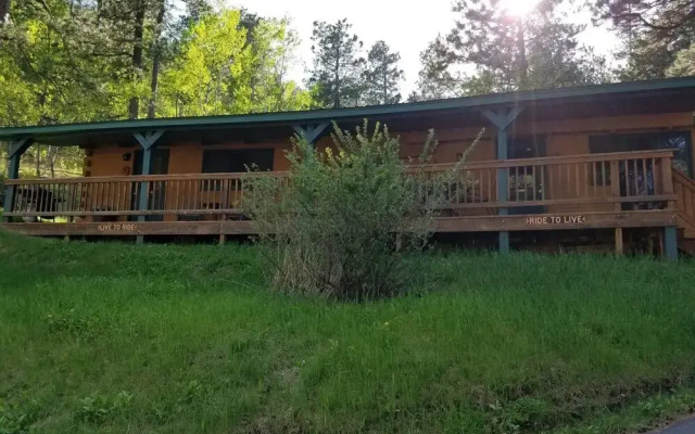 Ponderosa Pines Inn and Cabins