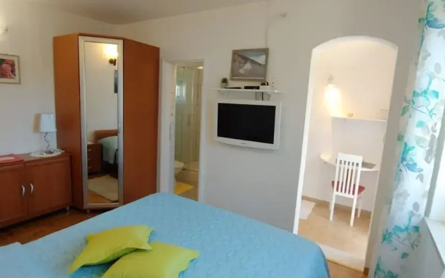 Cvita - 150 m From Pebble Beach - SA3