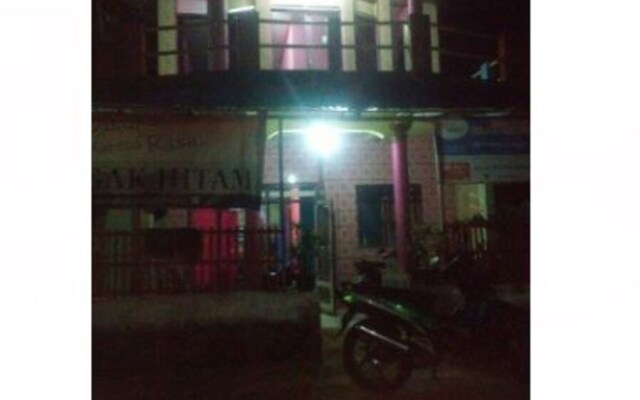 Herry Panggang Homestay and Transport Service